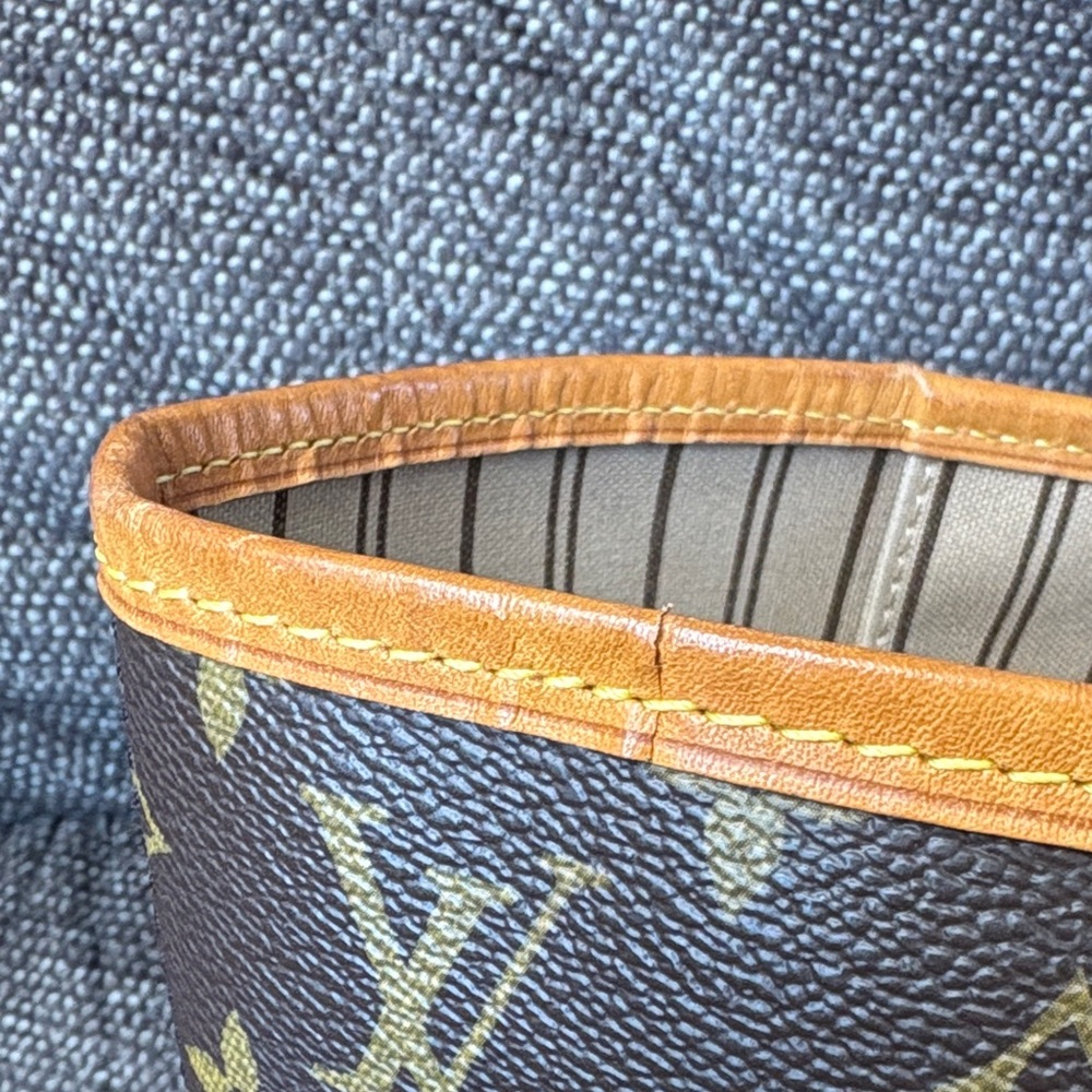 Louis Vuitton Neverfull MM Monogram Classic Tote - Picture 13 of 16